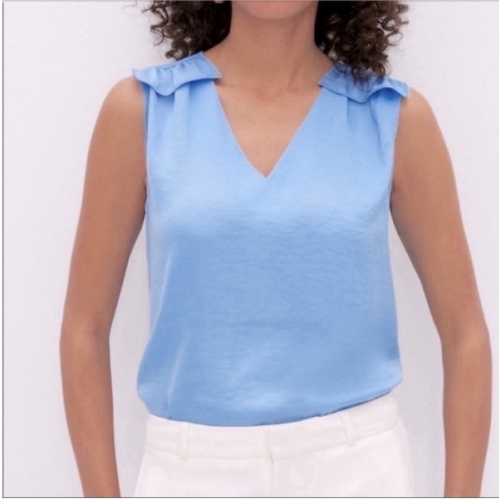 Banana Republic v-neck sleeveless top